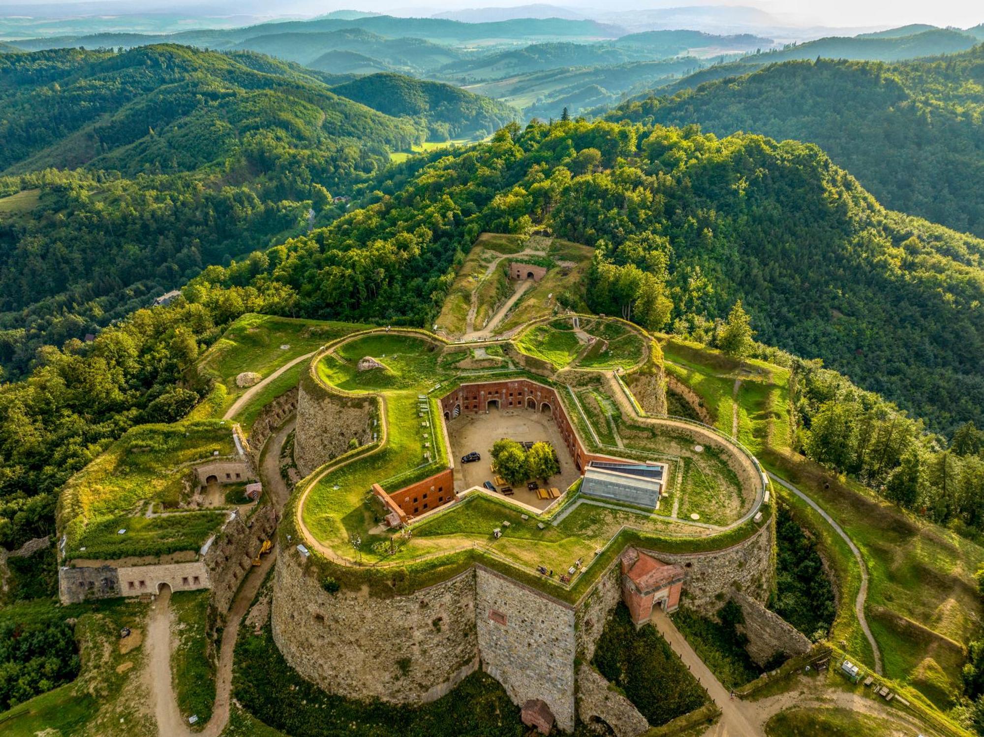 Twierdza Srebrna Gora Donzon Exterior photo